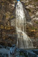Wasserfall mit Regenbogen